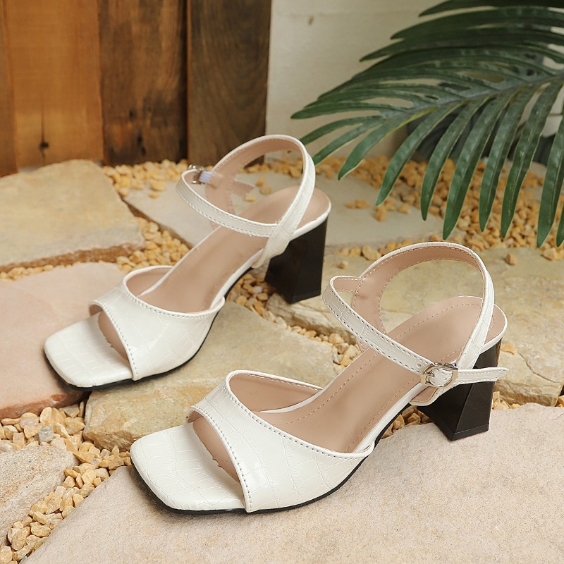 Square Toe Block Heel One Buck – обзор и цена Wide Fit Heels