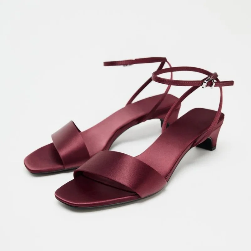 Elegant Square Toe Ankle Strap – обзор и цена Wide Fit Heels